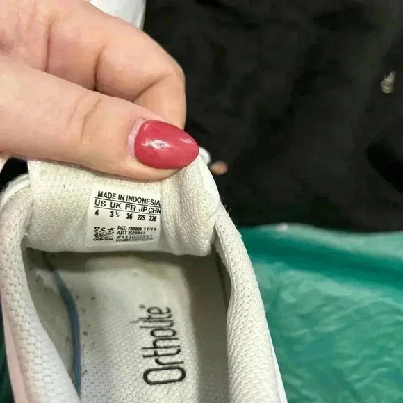 Adidas white Ortholite size 4 vintage 2014 white collectible. - Picture 5 of 5